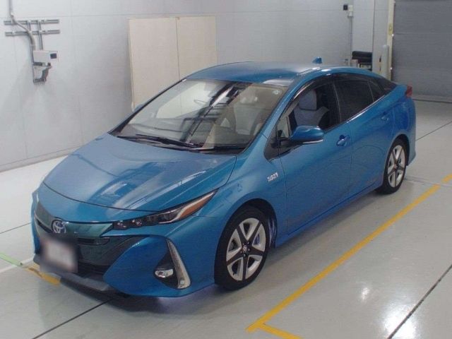 30242 Toyota Prius phv ZVW52 2017 г. (CAA Chubu)